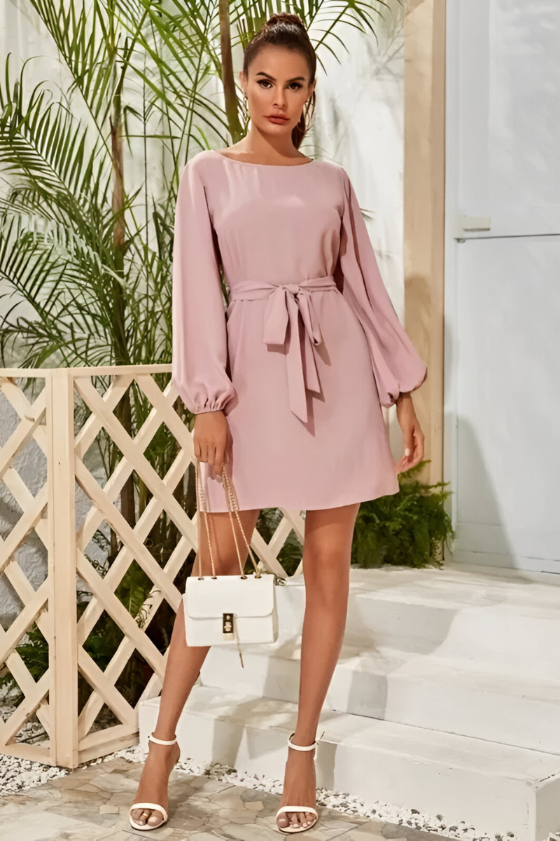 Jacomina | Robe élégante en satin avec ceinture