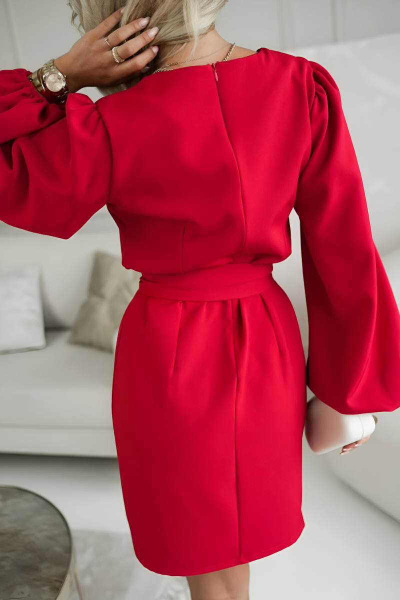 Jacomina | Robe élégante en satin avec ceinture